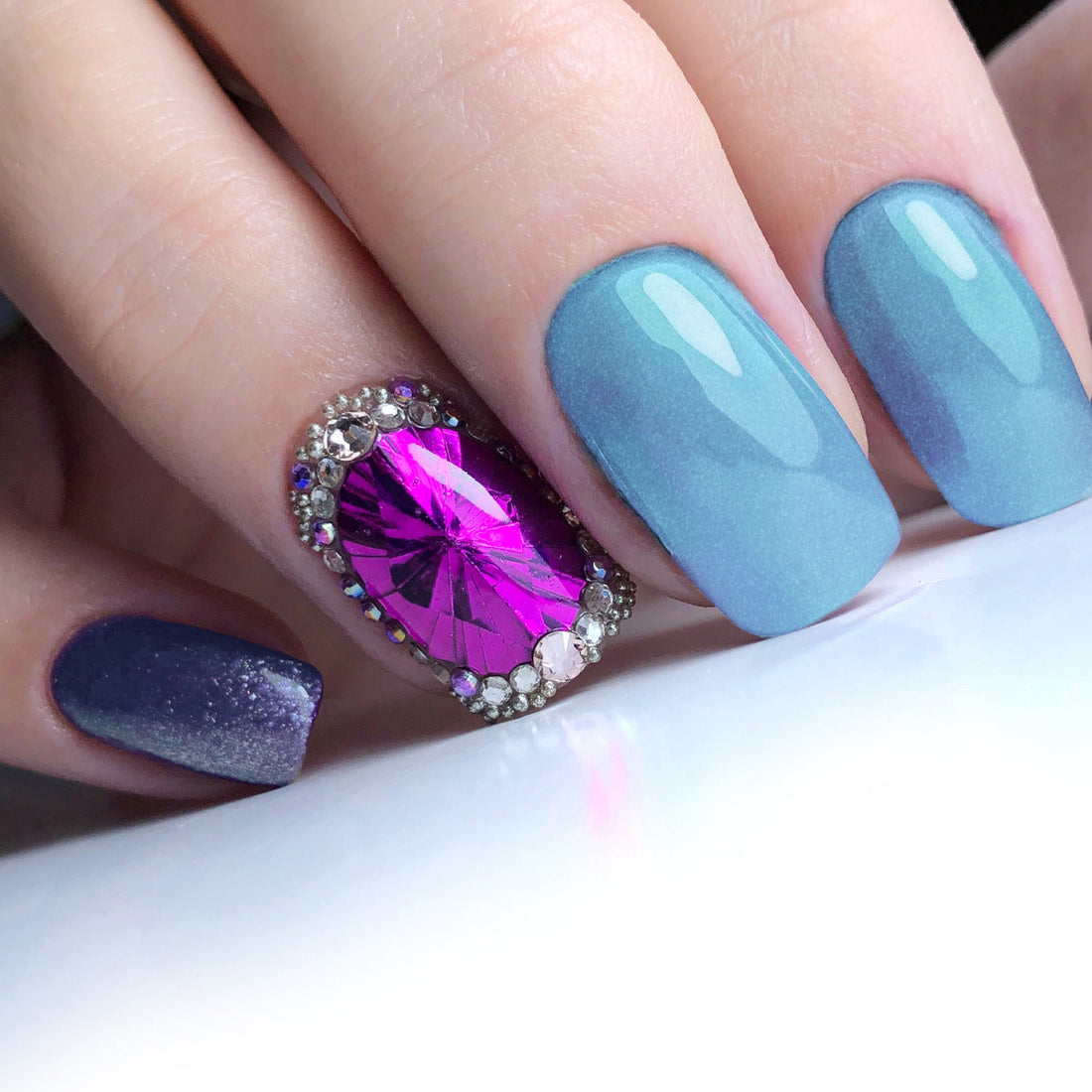 61 Гел Лак Син Бляскав 10g