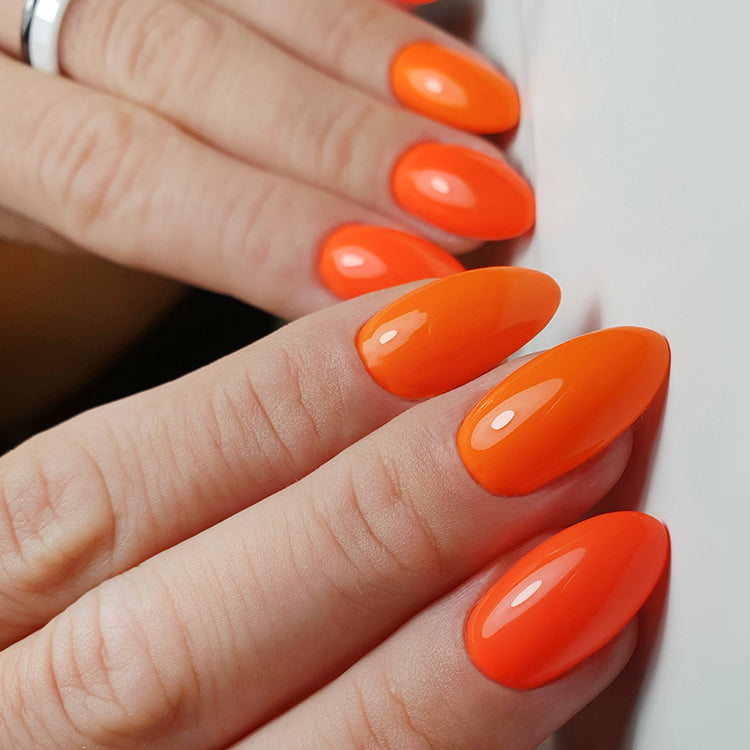 209 Candy Kiss Gum Гел Лак Оранжев 8g